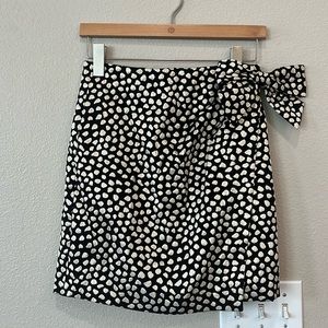 JCrew Dalmatian dot faux wrap skirt size 0, black with gold foil, fully lined